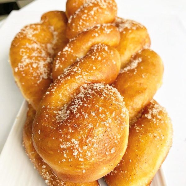 PUFFY TWIST DOUGHNUT